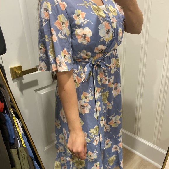 Modest light blue midi dress - Picture 3 of 4